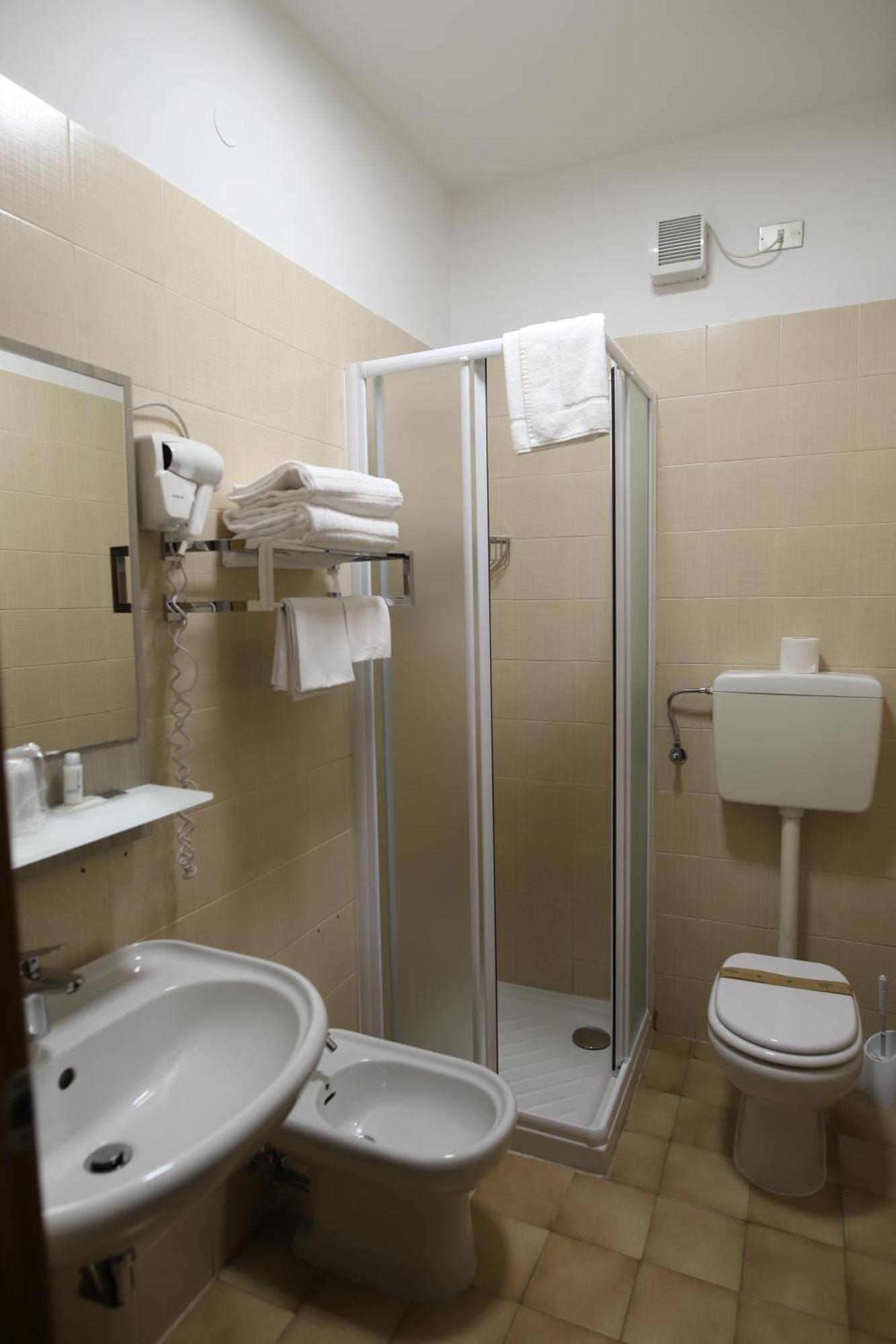 Hotel Tiby Modena