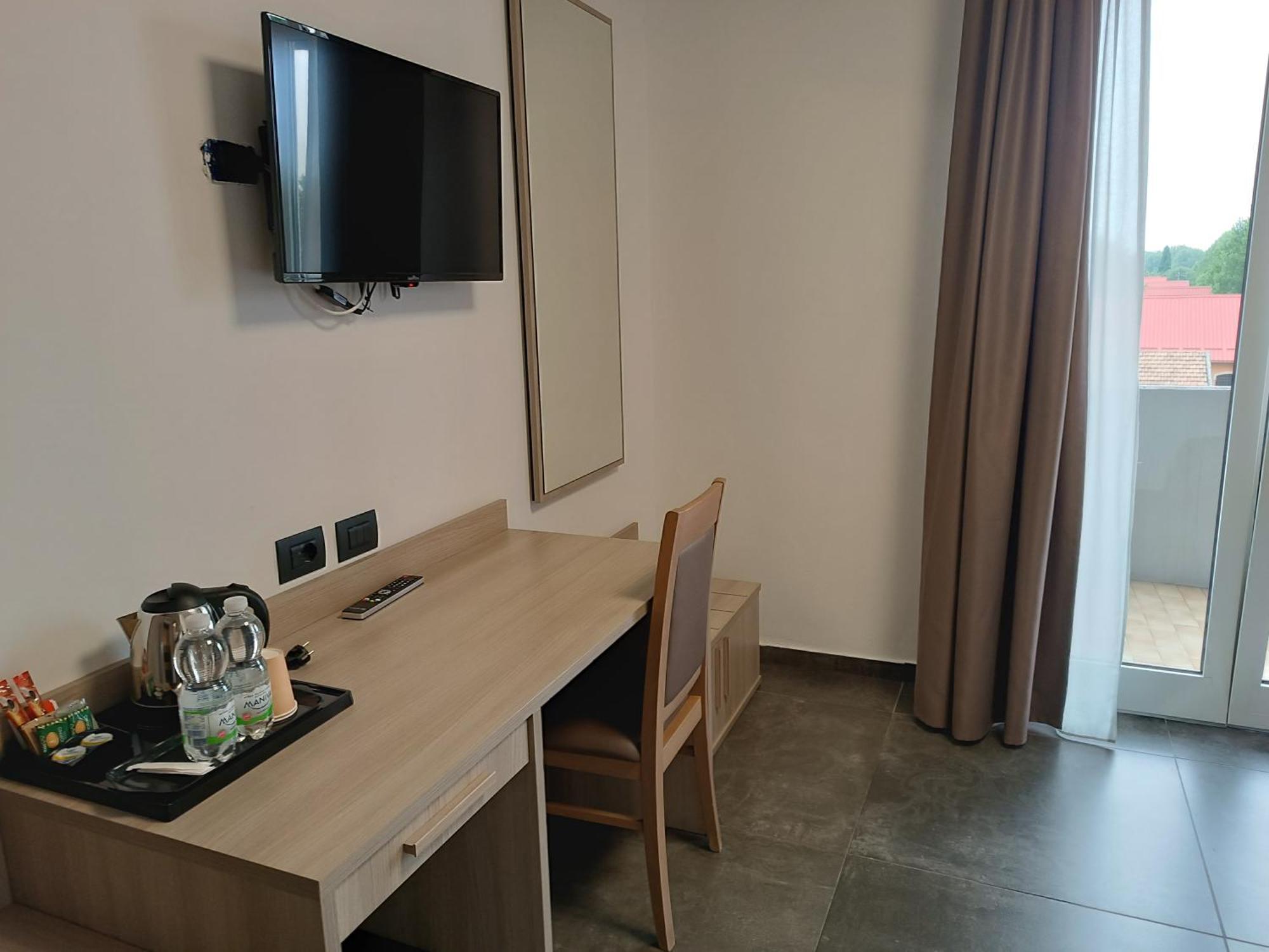Tiby Hotel