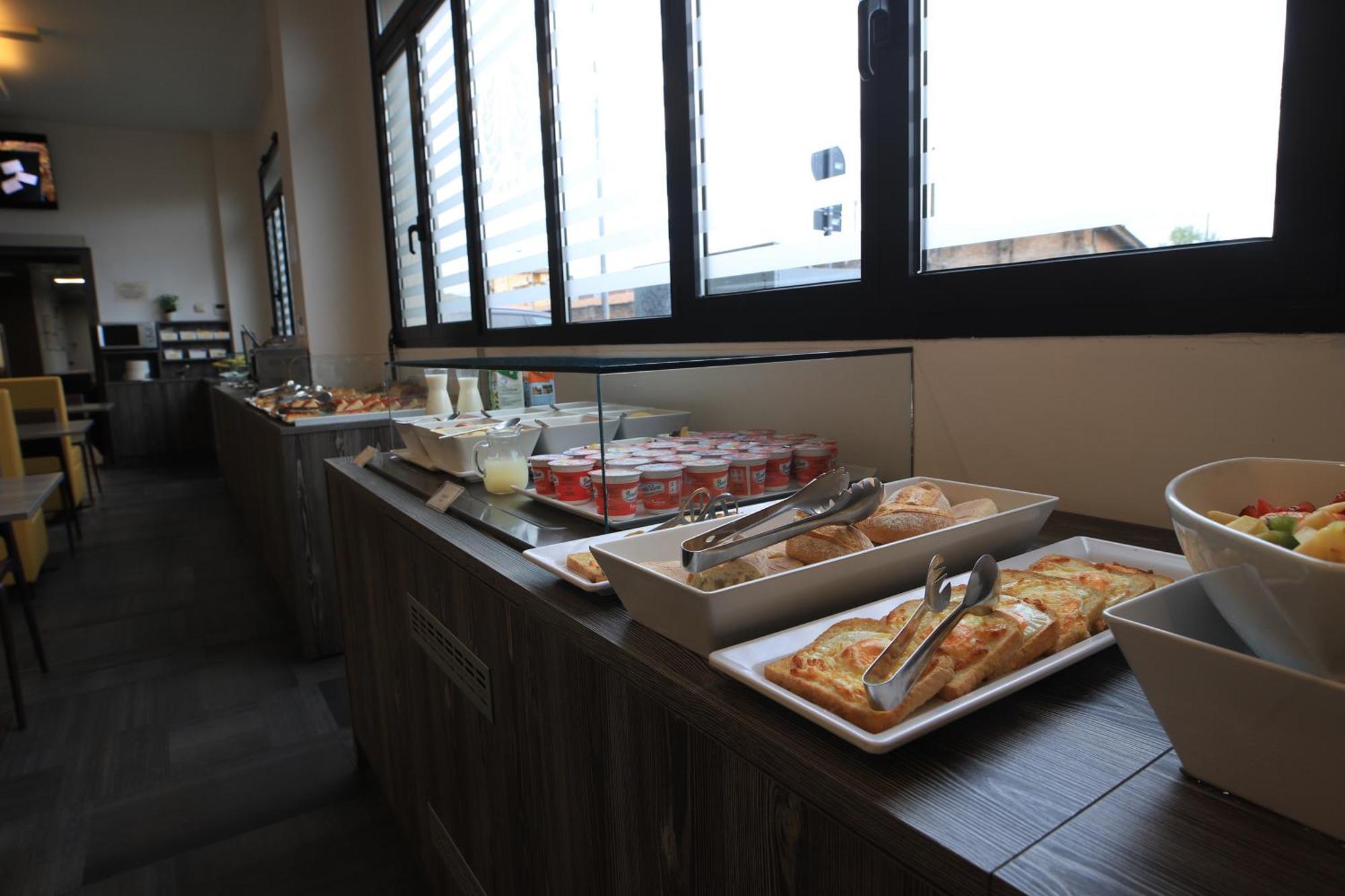 Hotel Tiby Modena