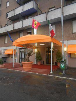Tiby Hotel
