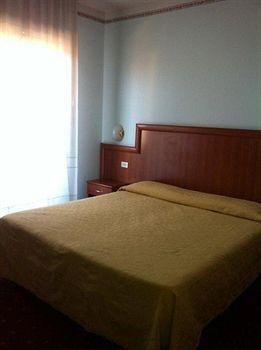 Tiby Hotel 3*